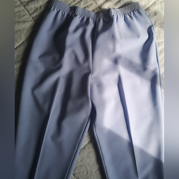 Light purple pants. Size 18 - Picture 4 of 11
